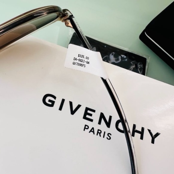 Givenchy Sunglasses - Picture 6 of 9